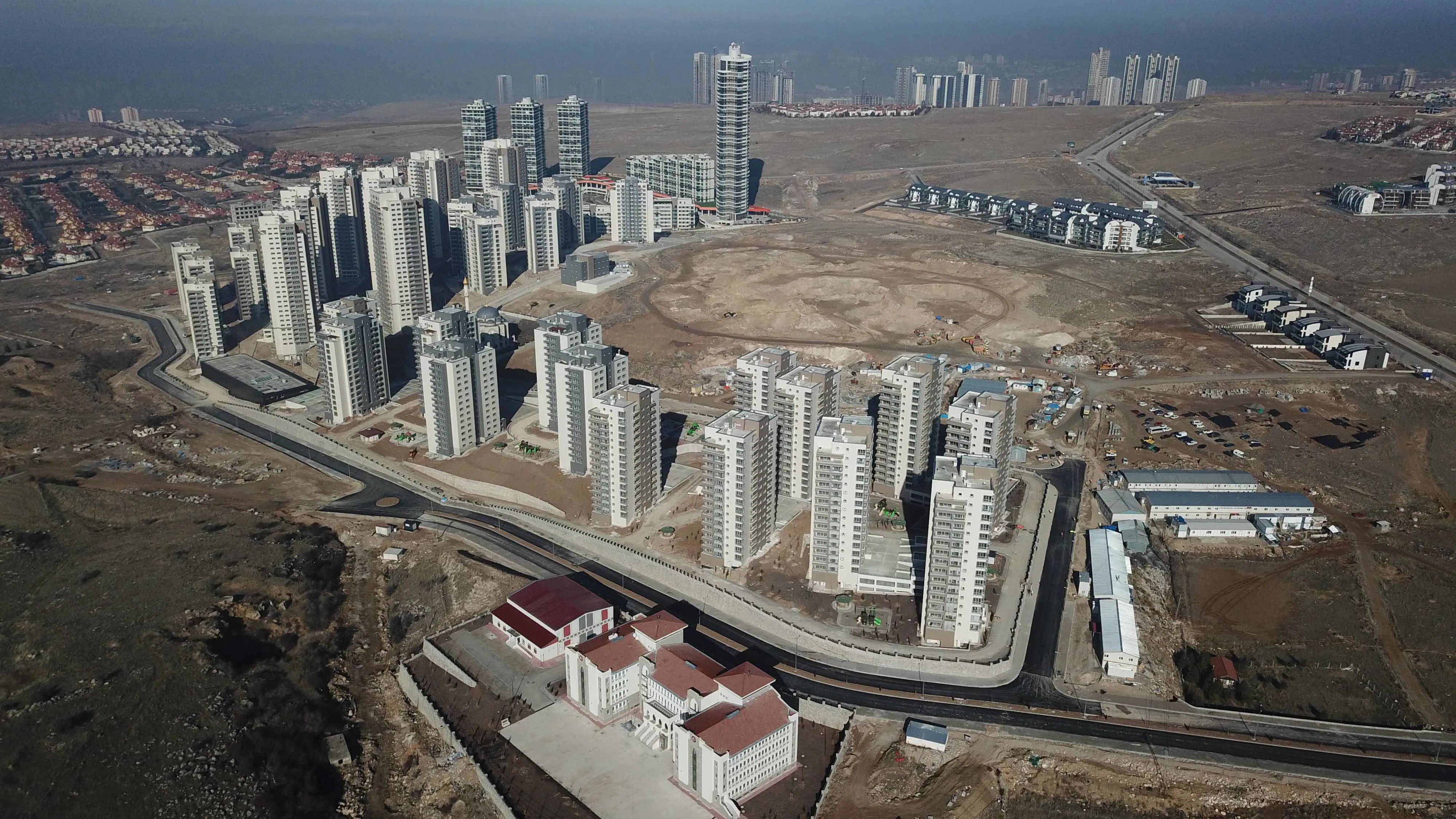İNCEK MİLLETVEKİLİ KONUTLARI  1059 ADET KONUT 1 ADET SOSYAL TESİS YAPIMI